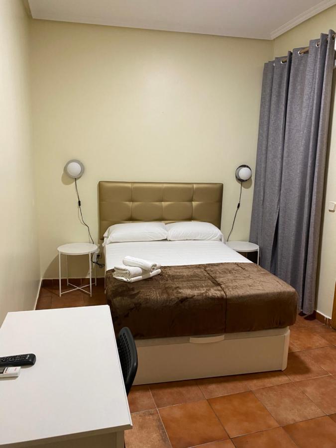 Hostal Alaska Madrid Dış mekan fotoğraf