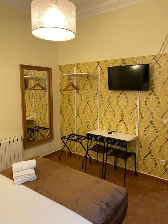 Hostal Alaska Madrid Dış mekan fotoğraf