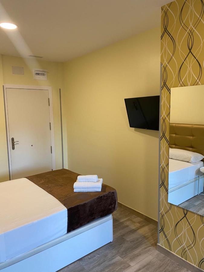 Hostal Alaska Madrid Dış mekan fotoğraf