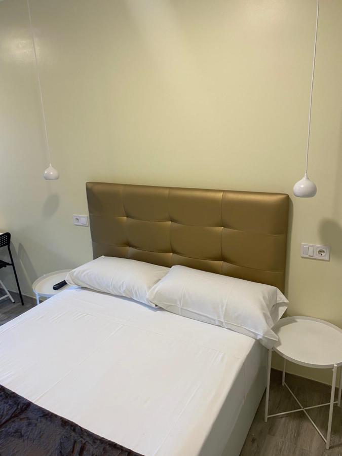 Hostal Alaska Madrid Dış mekan fotoğraf