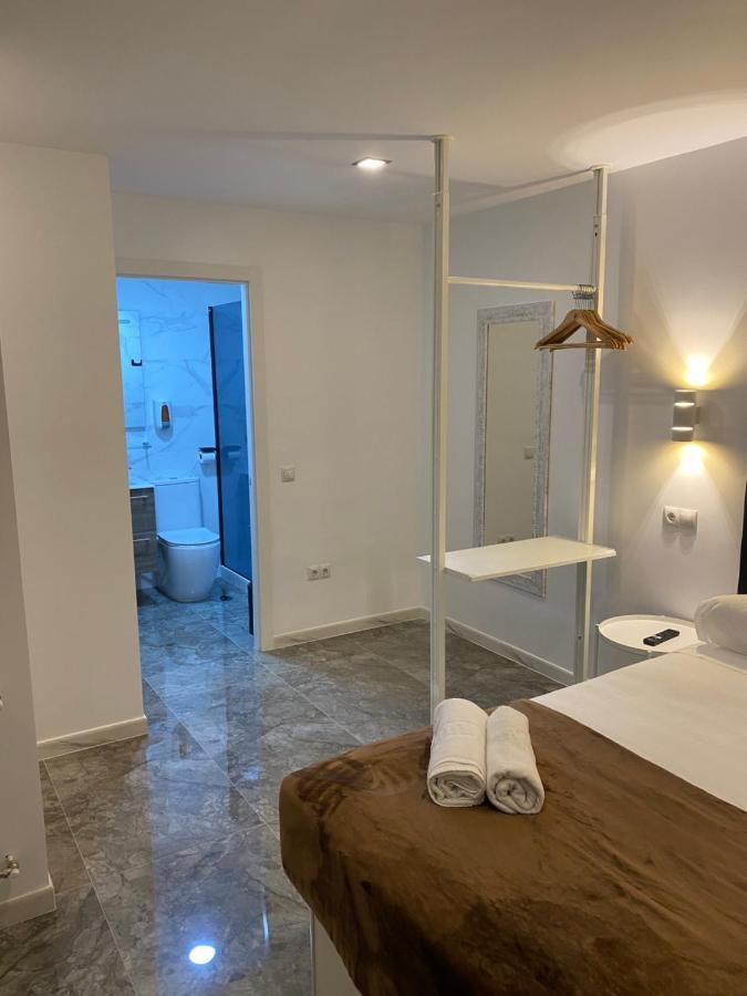 Hostal Alaska Madrid Dış mekan fotoğraf