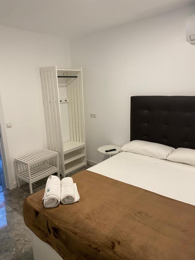 Hostal Alaska Madrid Dış mekan fotoğraf