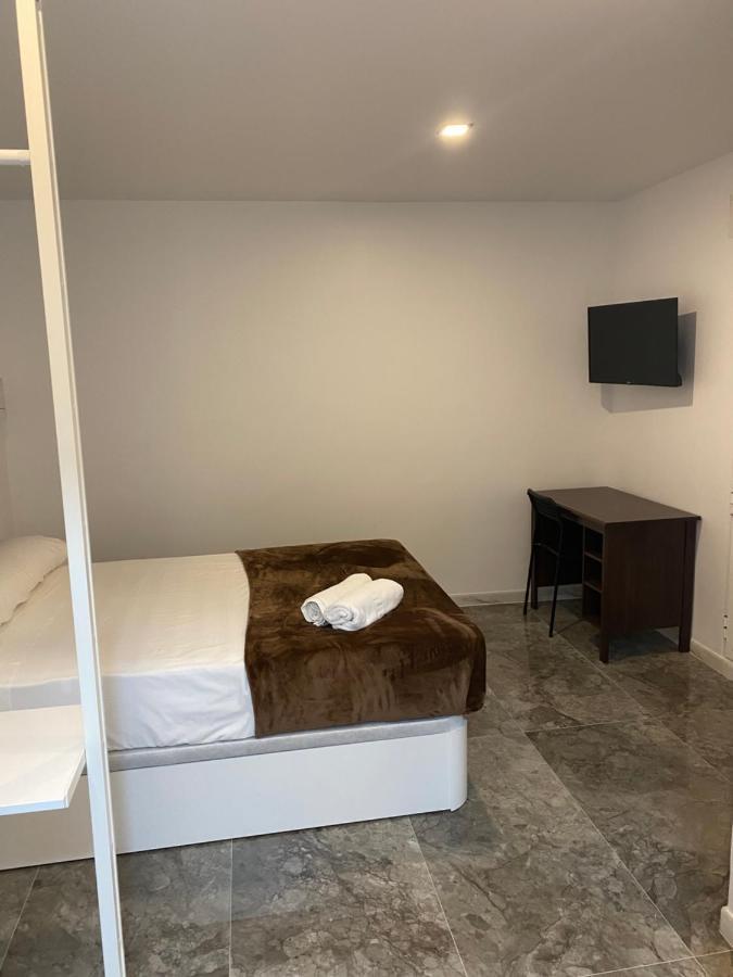 Hostal Alaska Madrid Dış mekan fotoğraf