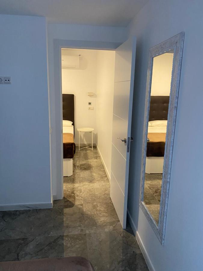 Hostal Alaska Madrid Dış mekan fotoğraf