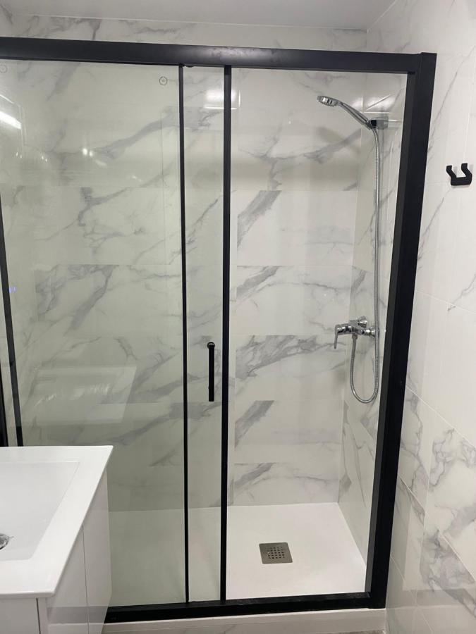 Hostal Alaska Madrid Dış mekan fotoğraf