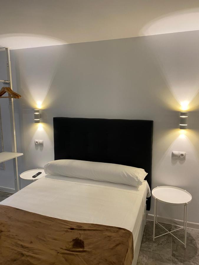 Hostal Alaska Madrid Dış mekan fotoğraf