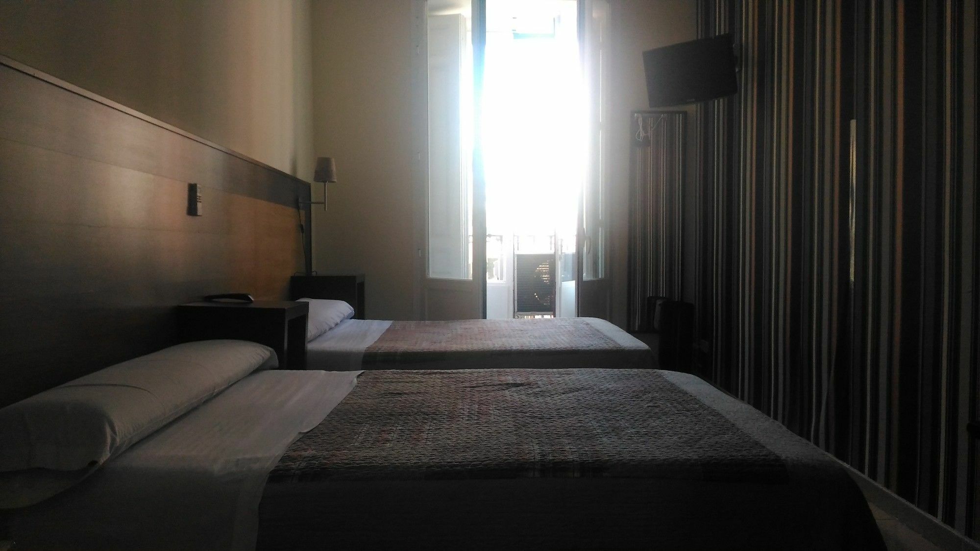 Hostal Alaska Madrid Dış mekan fotoğraf