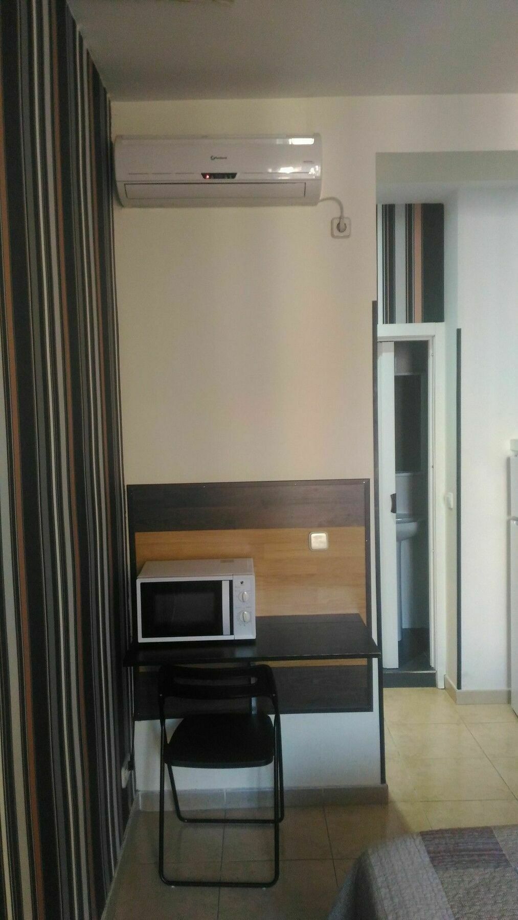 Hostal Alaska Madrid Dış mekan fotoğraf