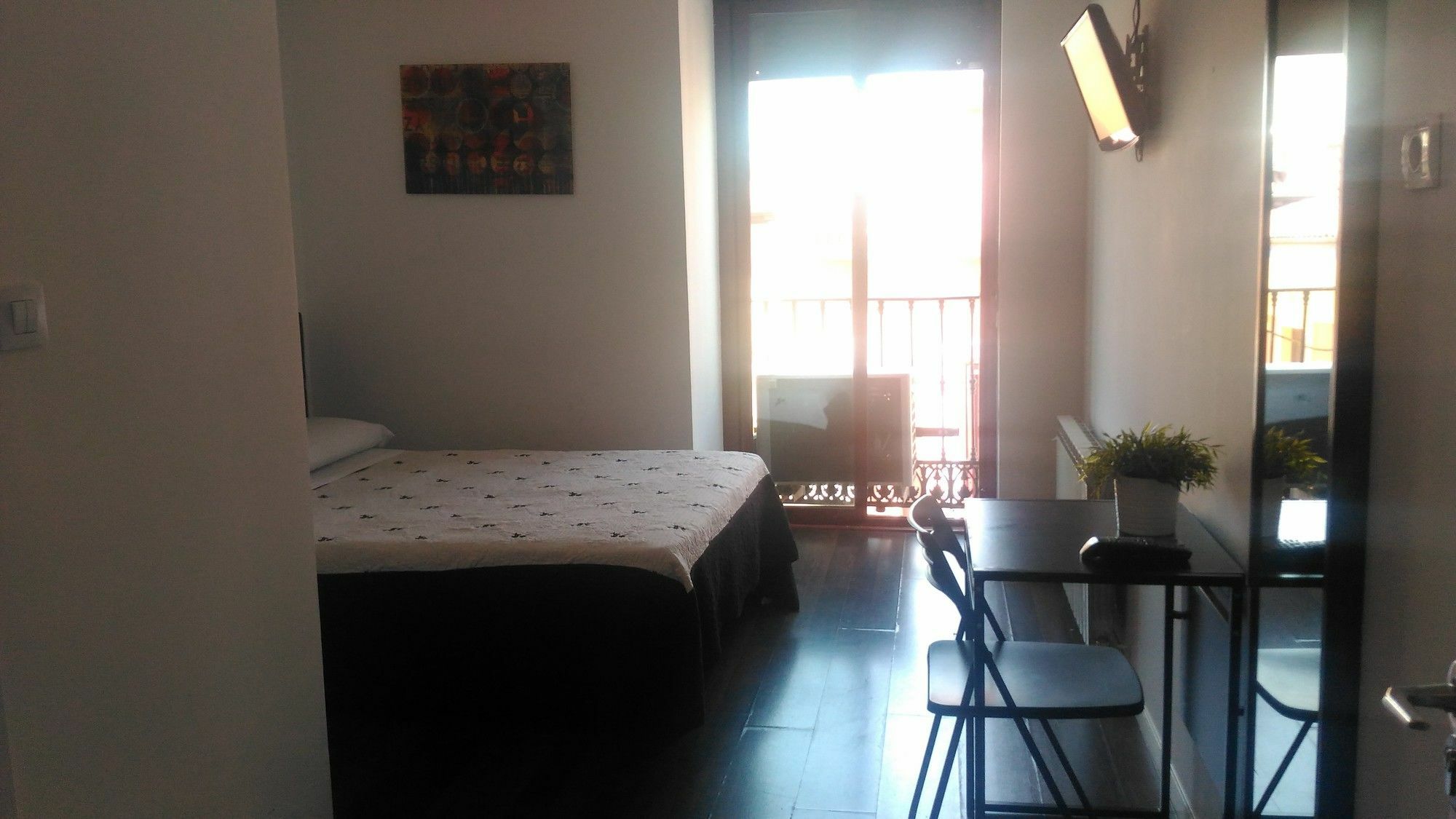 Hostal Alaska Madrid Dış mekan fotoğraf