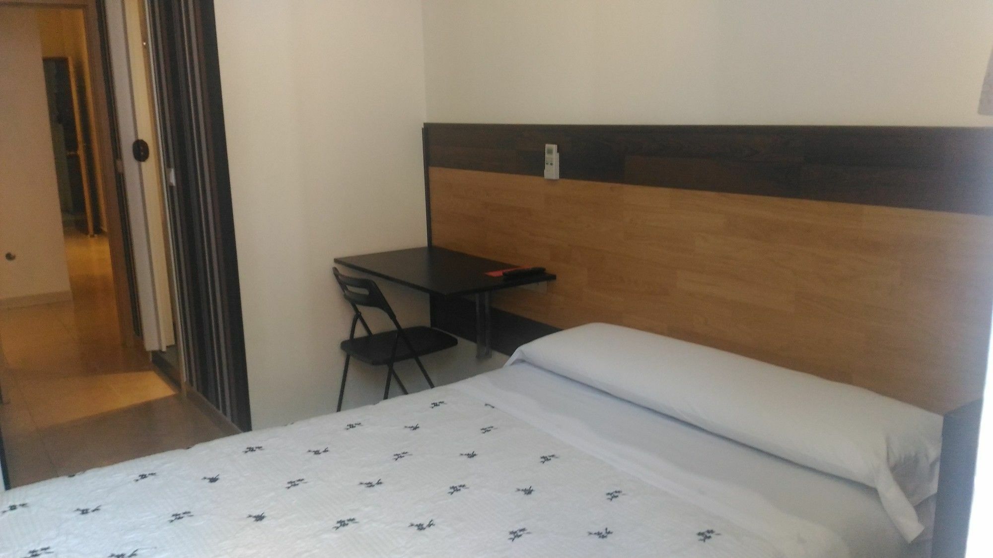 Hostal Alaska Madrid Dış mekan fotoğraf