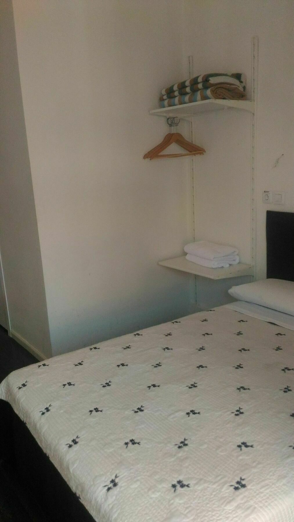 Hostal Alaska Madrid Dış mekan fotoğraf