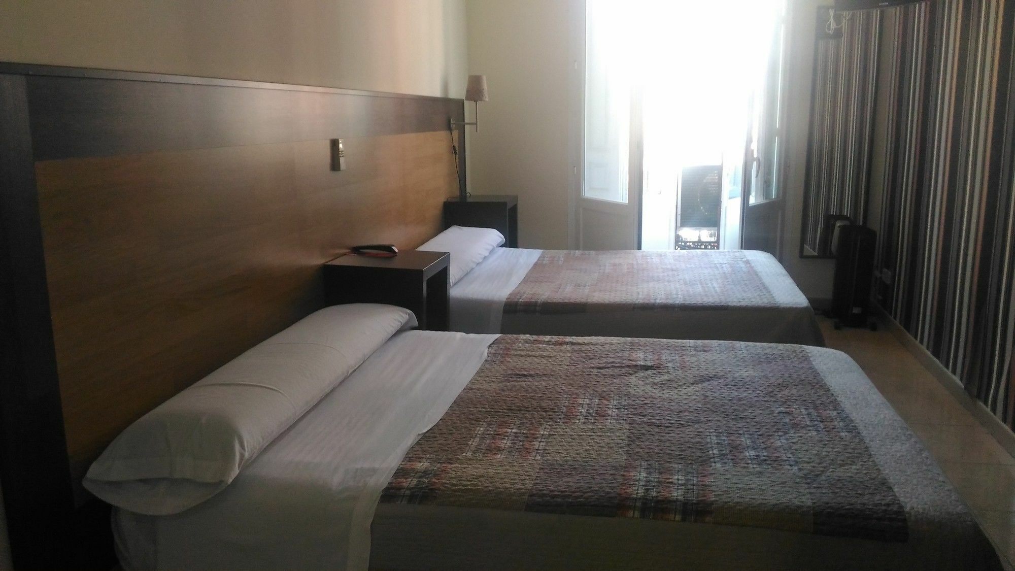 Hostal Alaska Madrid Dış mekan fotoğraf